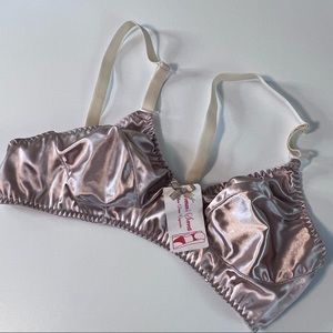NWT Vintage Light Pink Satin Bra 38 C